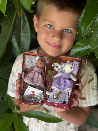 LEVLOVS BEAR IN STAMP HOLDER BOX